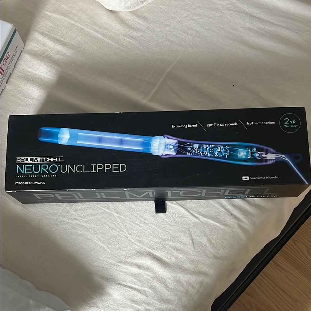 Paul Mitchell Neuro Unclipped Curling Iron - Black and Blue